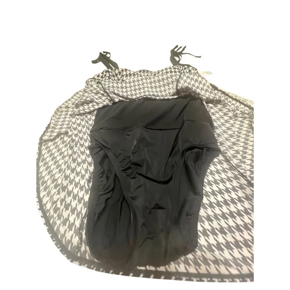 St. John’s Bay One Piece Swimsuit Black/White Sz 8 NWT